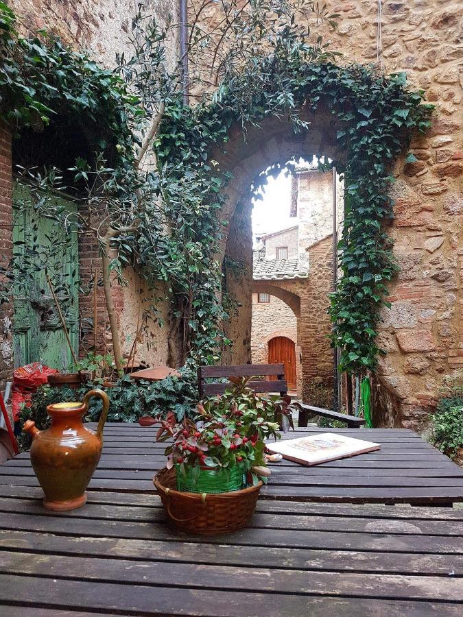 Antico Borgo Di Torri Acomodação com café da manhã Sovicille Exterior foto