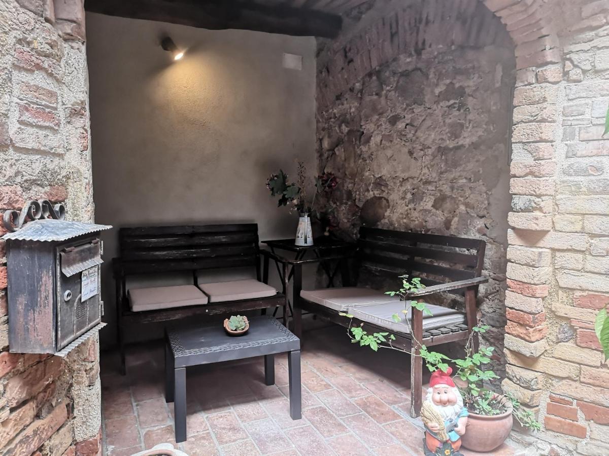 Antico Borgo Di Torri Acomodação com café da manhã Sovicille Exterior foto