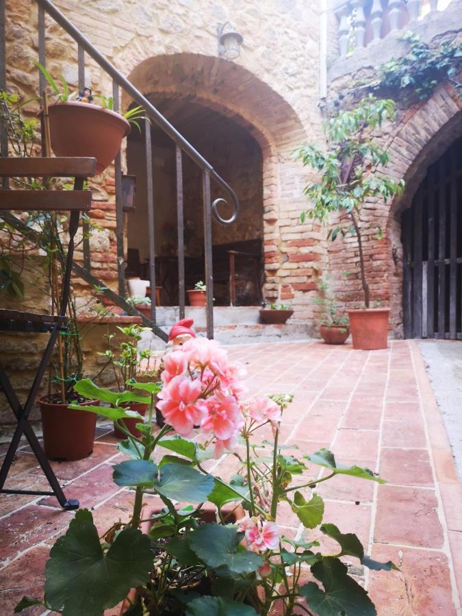 Antico Borgo Di Torri Acomodação com café da manhã Sovicille Exterior foto