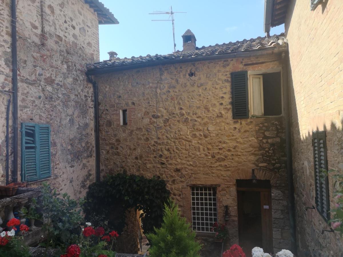 Antico Borgo Di Torri Acomodação com café da manhã Sovicille Exterior foto