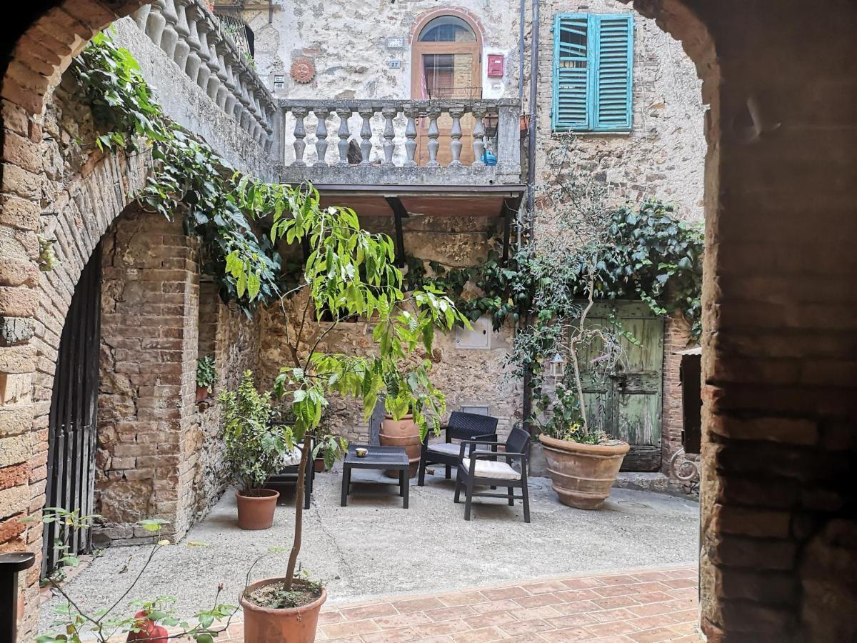 Antico Borgo Di Torri Acomodação com café da manhã Sovicille Exterior foto