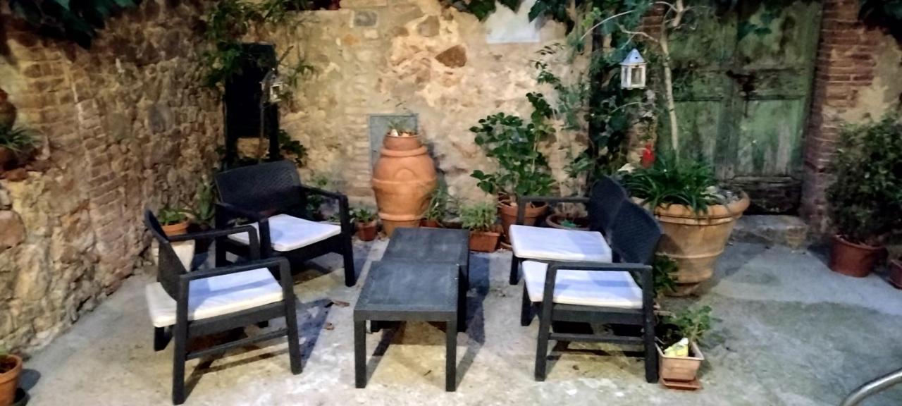 Antico Borgo Di Torri Acomodação com café da manhã Sovicille Exterior foto